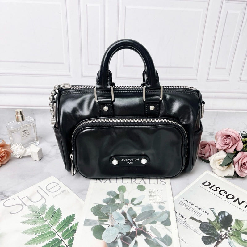 LV黑色亮面牛皮Keepall Cargo Bandoulière 25手提肩背包25×15×11cm 全新閒置配件塵袋盒子-4