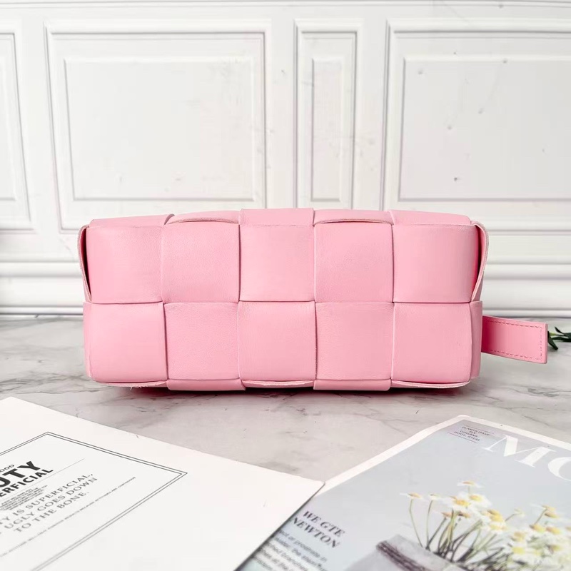 BV 限量櫻花粉色羊皮十格編織手提腋下包23.5×10×10 98新配件塵袋-4