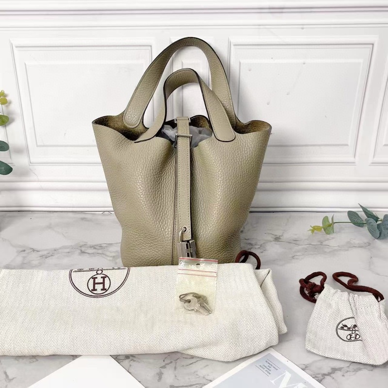 Hermes picotin Lock 18鼠尾草綠銀扣菜籃子水桶手提包18×13.5×19 98新配件塵袋鑰匙鎖-1