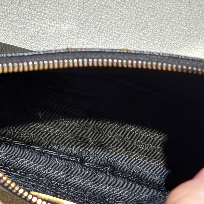 Prada 經典皮革三合一 1BH204-11