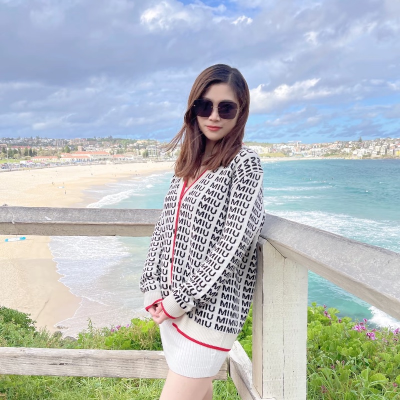 ❤️ MIU MIU 千金風 滿印LOGO款 開衫毛衣-2