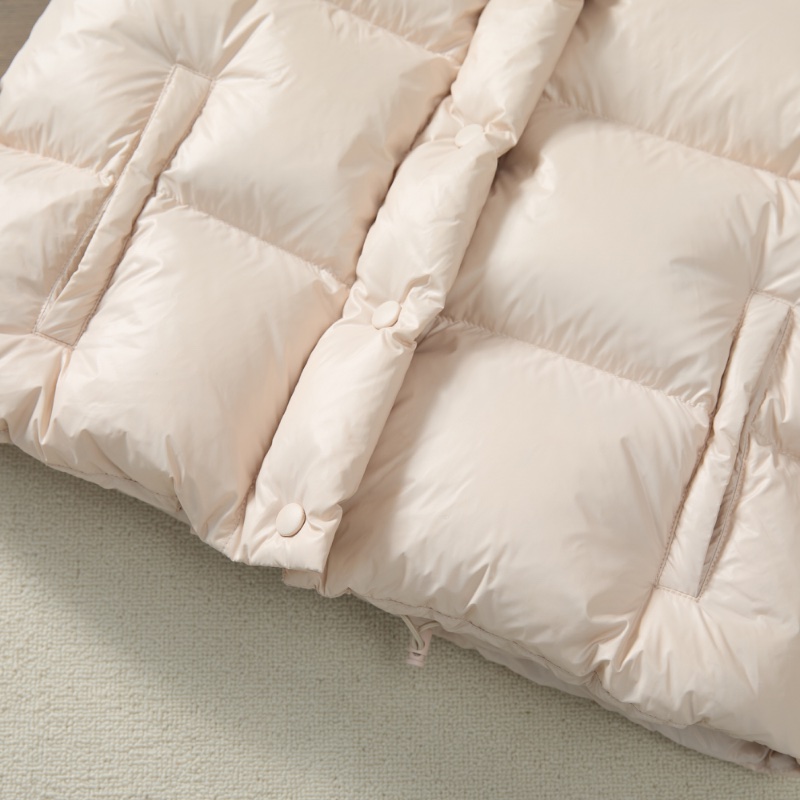 ❤️ MIU MIU 千金風 秋冬必備 時尚羽絨背心-3