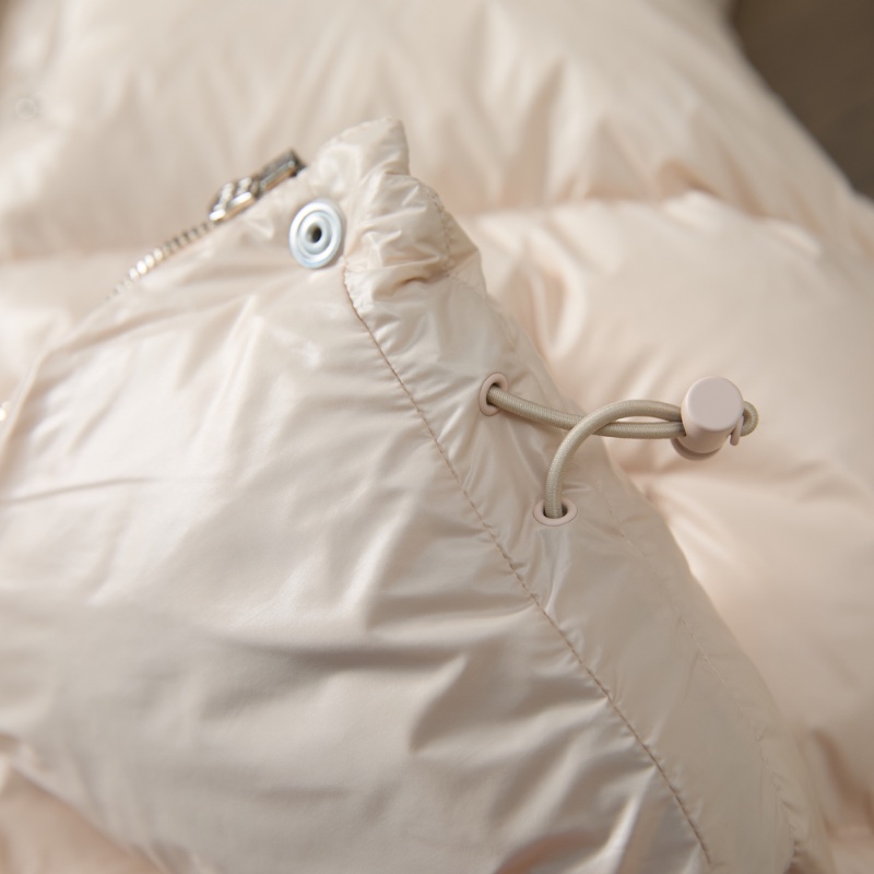 ❤️ MIU MIU 千金風 秋冬必備 時尚羽絨背心-6