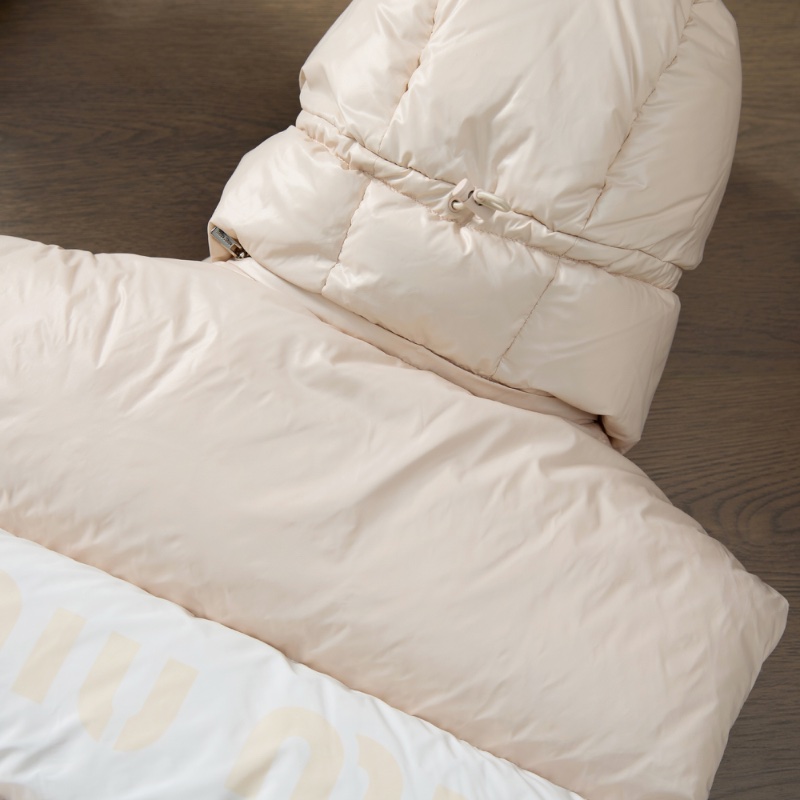 ❤️ MIU MIU 千金風 秋冬必備 時尚羽絨背心-7