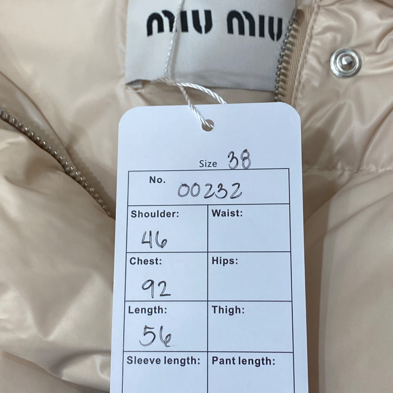 ❤️ MIU MIU 千金風 秋冬必備 時尚羽絨背心-9