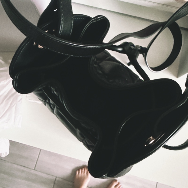 Dior斜背水桶包-0