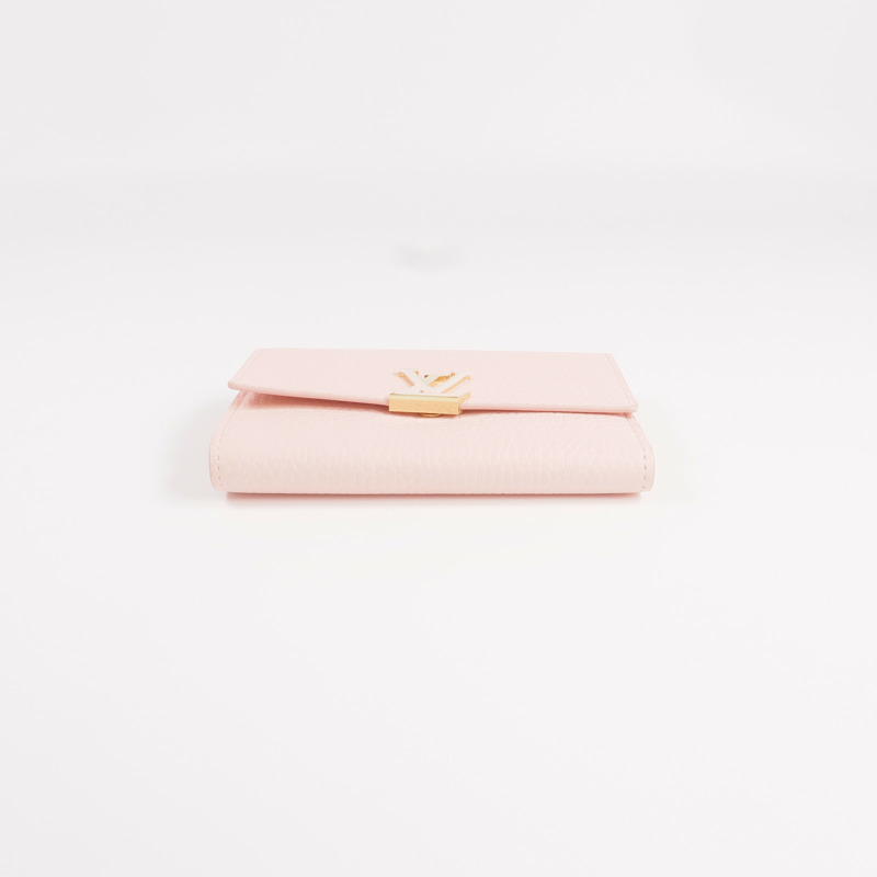 LOUIS VUITTON Taurillon皮革Capucines Compact Wallet金扣錢包-9