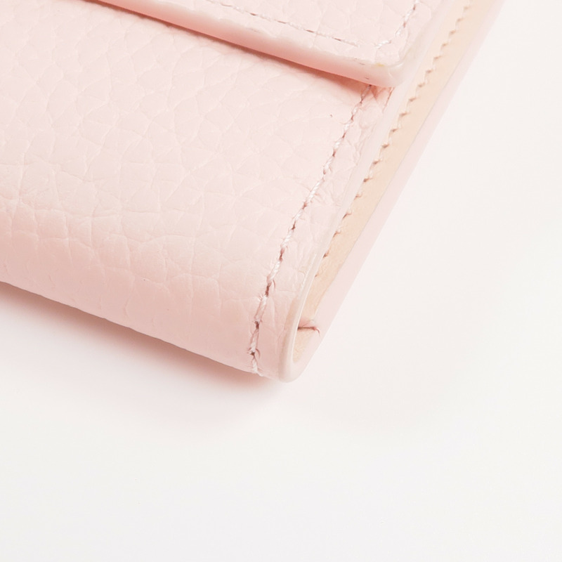 LOUIS VUITTON Taurillon皮革Capucines Compact Wallet金扣錢包-10