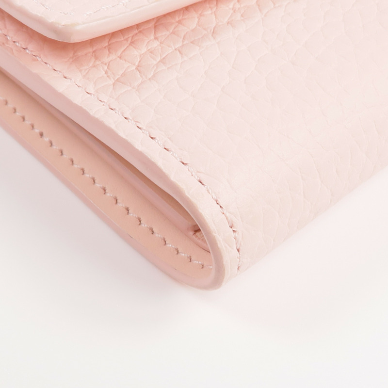 LOUIS VUITTON Taurillon皮革Capucines Compact Wallet金扣錢包-11