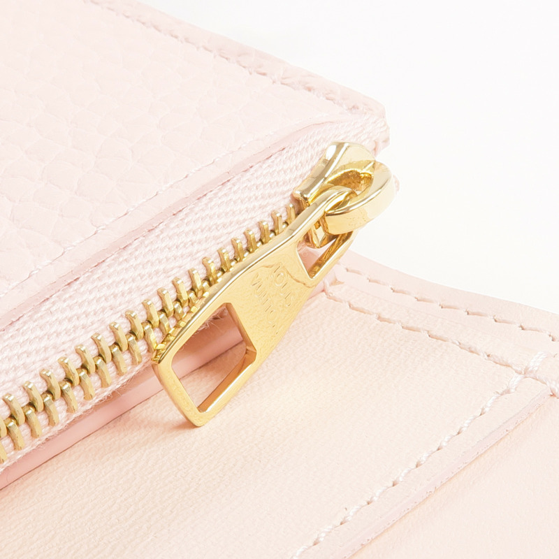 LOUIS VUITTON Taurillon皮革Capucines Compact Wallet金扣錢包-15