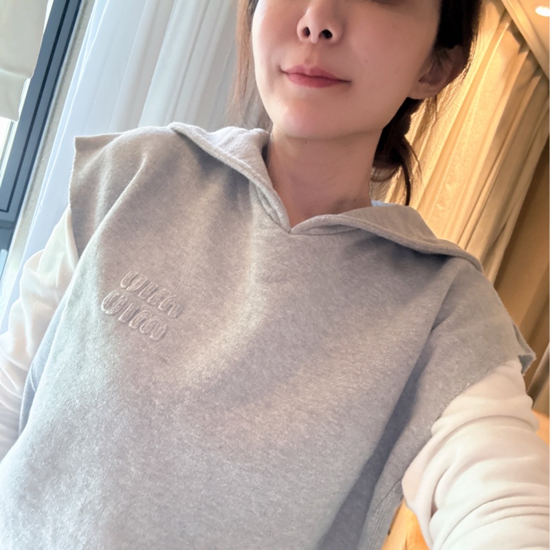 MIU MIU 98新上衣-1