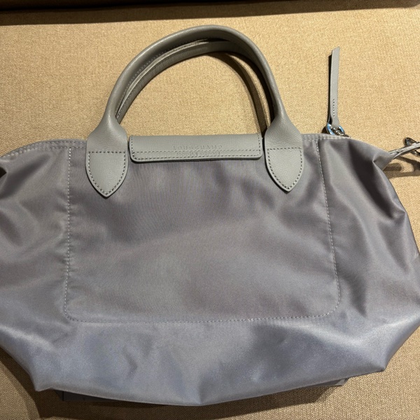 [二手] Longchamp Le Pliage Neo 銀灰色/可調節背帶斜背包/手提包 狀況良好🩶-6