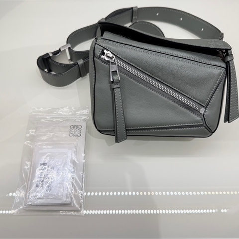 Loewe Mini Puzzle 胸包 98/99新閒置「Dark Sage」鼠尾草綠