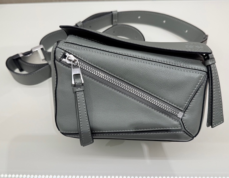 Loewe Mini Puzzle 胸包 98/99新閒置「Dark Sage」鼠尾草綠-5