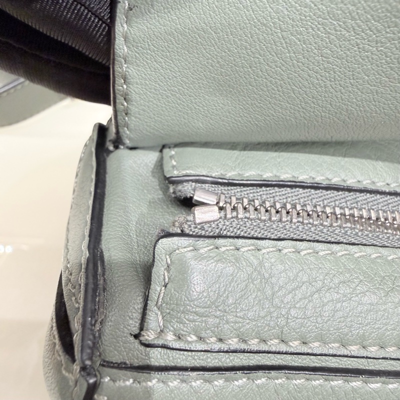 Loewe Mini Puzzle 胸包 98/99新閒置「Dark Sage」鼠尾草綠-8