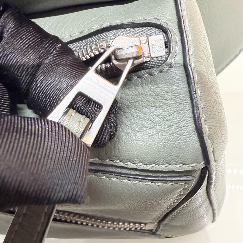 Loewe Mini Puzzle 胸包 98/99新閒置「Dark Sage」鼠尾草綠-9