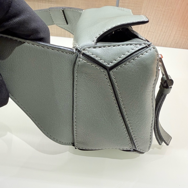 Loewe Mini Puzzle 胸包 98/99新閒置「Dark Sage」鼠尾草綠-24