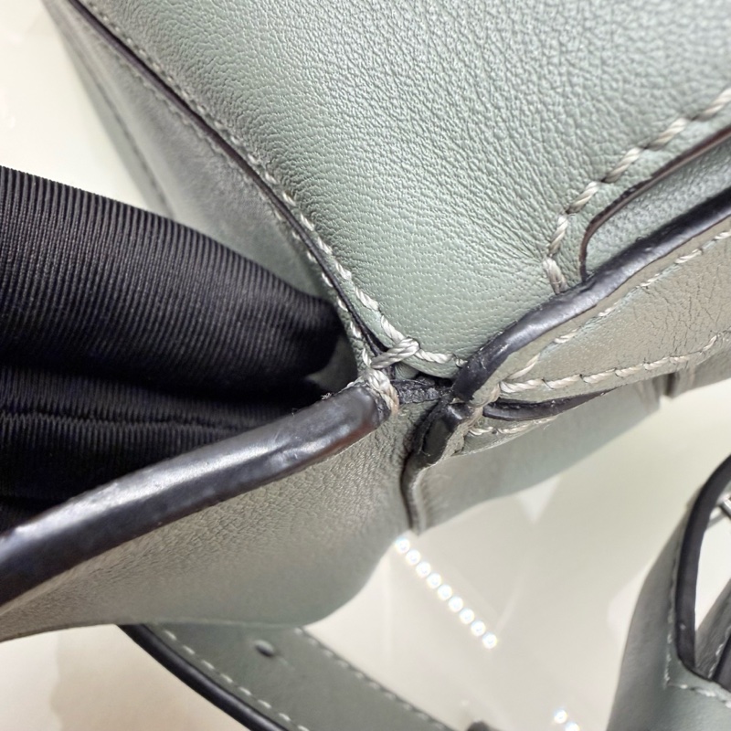 Loewe Mini Puzzle 胸包 98/99新閒置「Dark Sage」鼠尾草綠-26