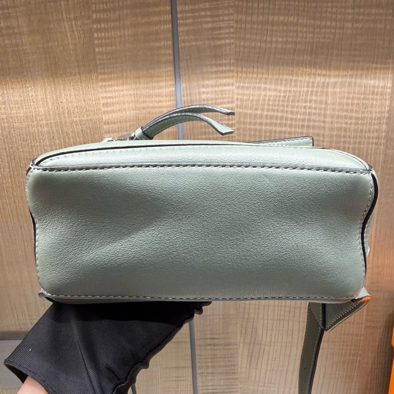 Loewe Mini Puzzle 胸包 98/99新閒置「Dark Sage」鼠尾草綠-31