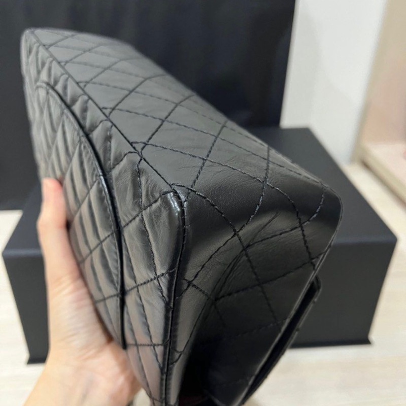 Chanel 2.55 24公分黑銀牛皮-8