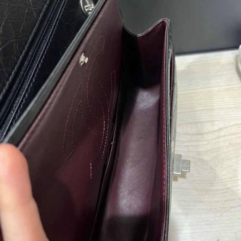 Chanel 2.55 24公分黑銀牛皮-9