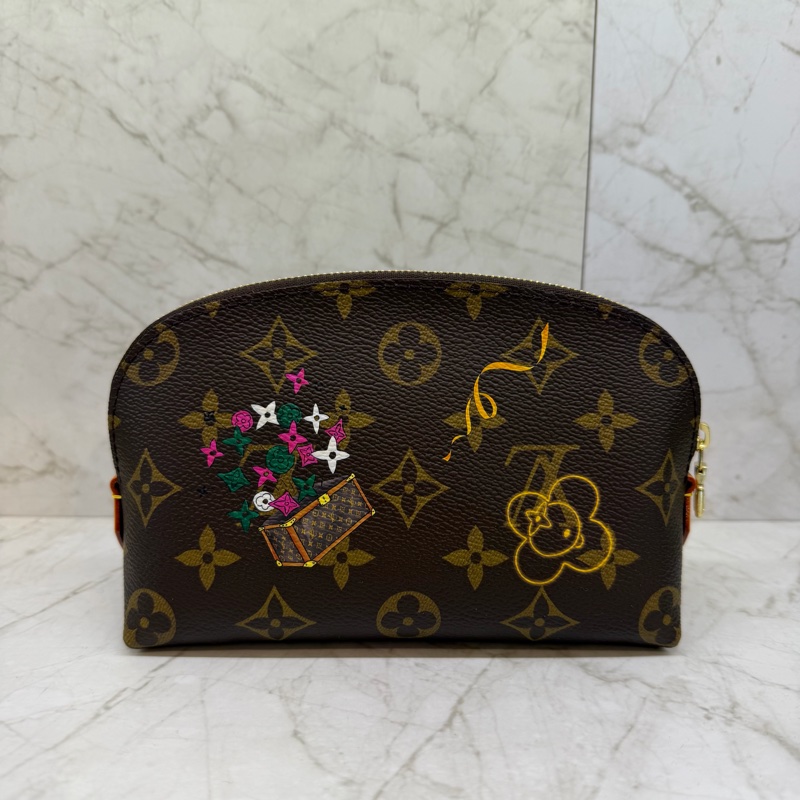 LV 燈串粉色VIIENNE化妝包PM/M153271-3