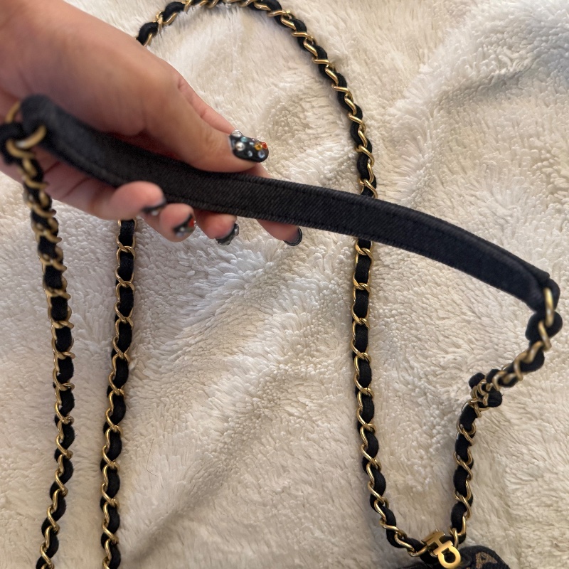 Chanel 香奈兒塗鴉牛仔 CF-10