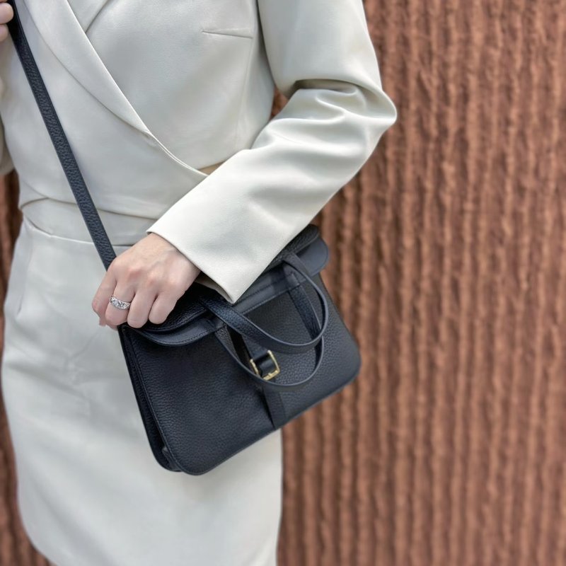 HERMES Halzan 25 - 黑金 W-9