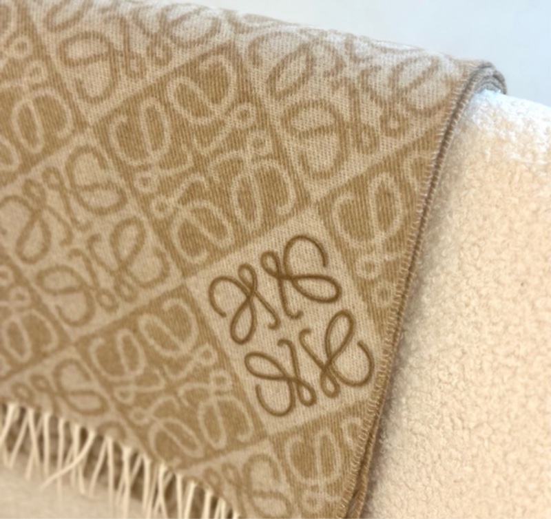 【全❤️】LOEWE Anagram scarf 羊絨羊毛圍巾頸巾女款奶茶色 米色-0
