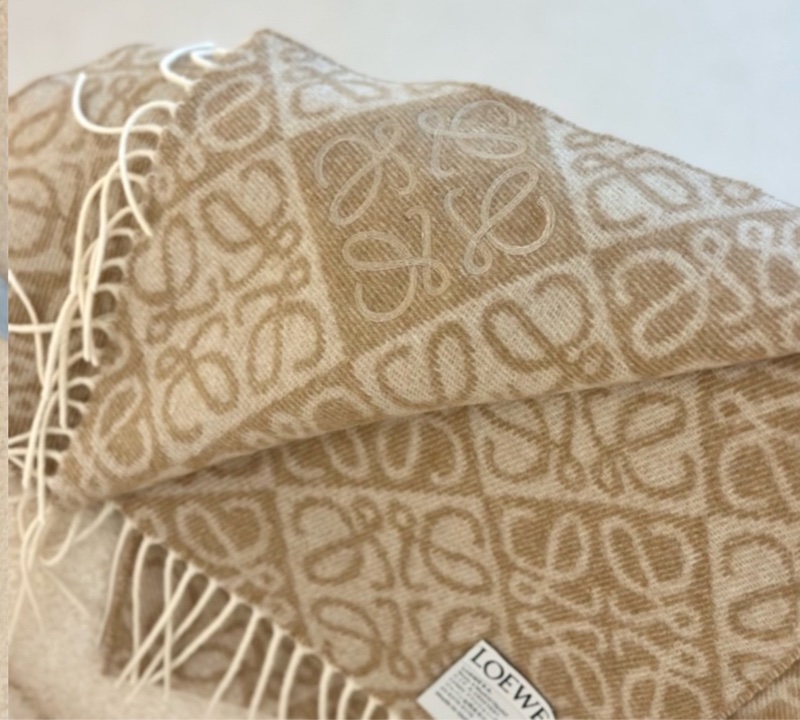 【全❤️】LOEWE Anagram scarf 羊絨羊毛圍巾頸巾女款奶茶色 米色-2