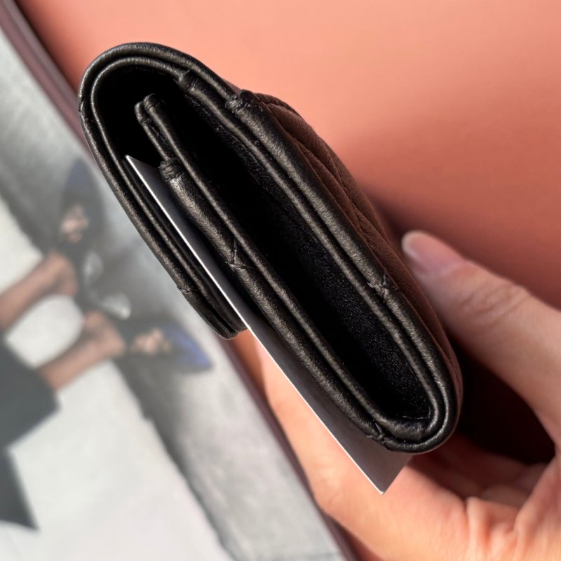 ::CHANEL:: AP0214 經典口蓋卡片夾 黑金零錢卡包 錢包-17