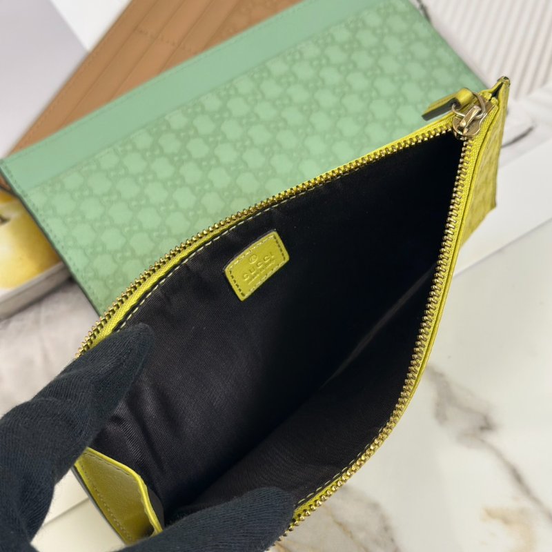 GUCCI 雙G壓紋四合一手拿包-6