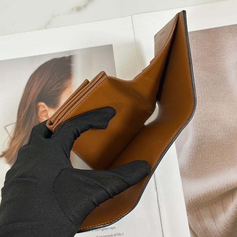 CELINE Triomphe凱旋釦老花三折短夾-4