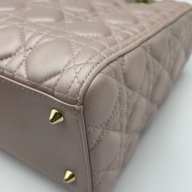 Dior 迪奧珠光粉羊皮五格戴妃包 尺寸24*11*20，專櫃價46000-6