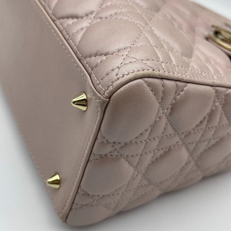 Dior 迪奧珠光粉羊皮五格戴妃包 尺寸24*11*20，專櫃價46000-9