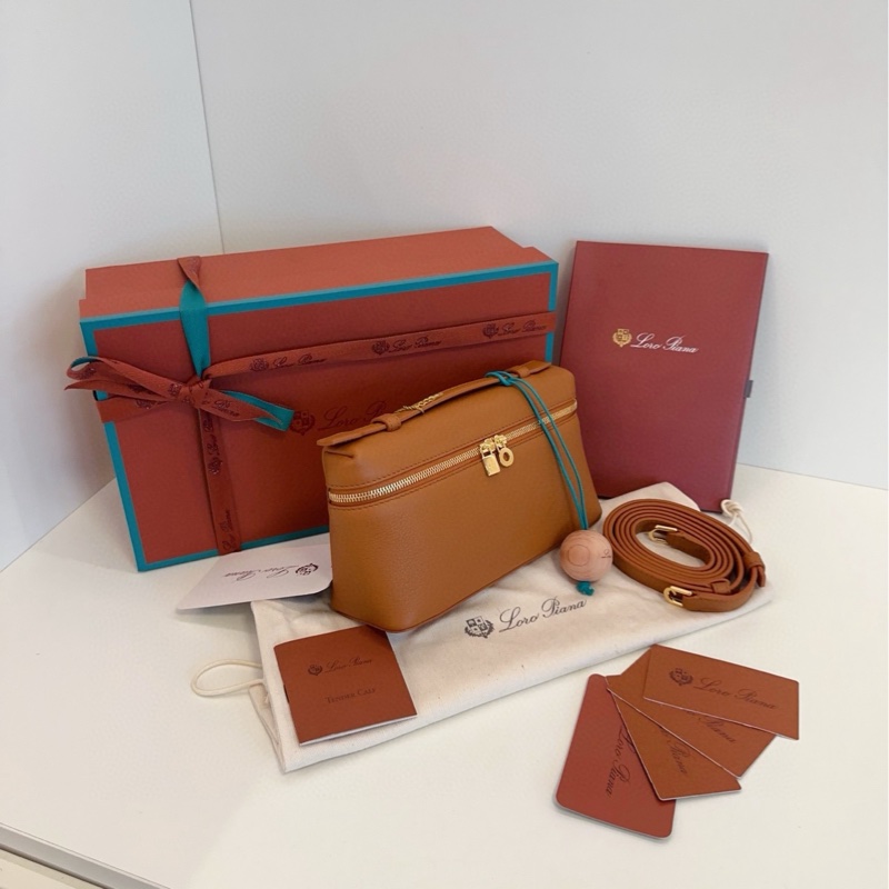【閒置大全套🆕】LP Loro Piana Extra Pocket L19金棕色金扣飯盒包 二代新扣款 荔枝紋牛皮斜挎包手提包-1