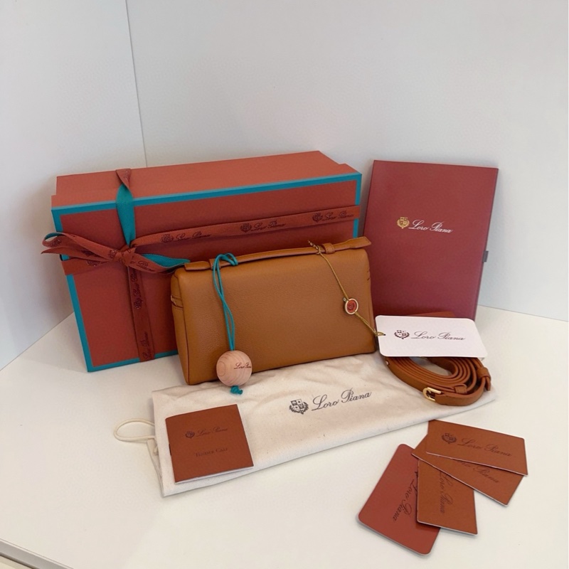 【閒置大全套🆕】LP Loro Piana Extra Pocket L19金棕色金扣飯盒包 二代新扣款 荔枝紋牛皮斜挎包手提包-2