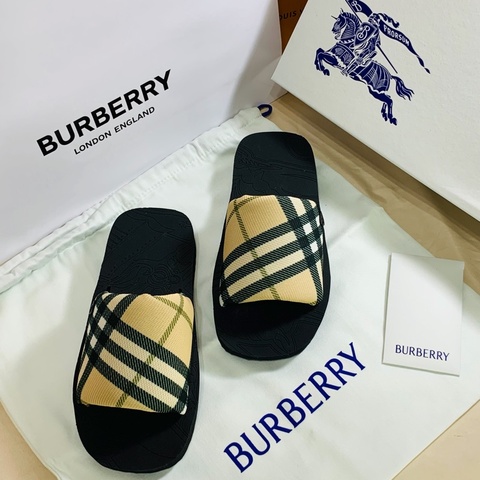 🎁全新未試穿 2024新款盒裝 Burberry 巴寶莉 經典格紋厚底拖鞋 （原價20900）