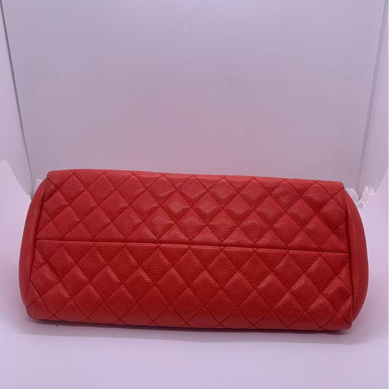 二手Chanel香奈兒西瓜紅銀魚子醬保齡球鏈條包，邊角有輕微使用痕跡，鐳射17開-2