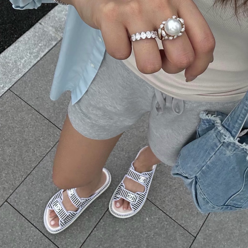 Chanel 黑白條紋雙C鞋⭐️全新New 🐈-3