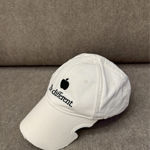 巴黎世家蘋果缺角帽