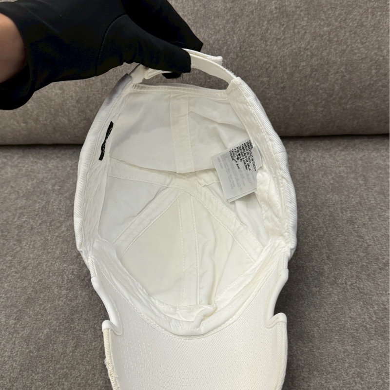 巴黎世家蘋果缺角帽-2