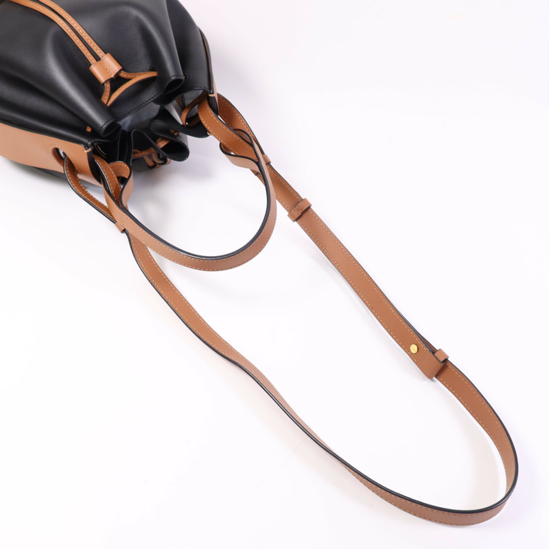 LOEWE 牛皮皮革Balloon Medium金扣手挽肩背兩用袋-8