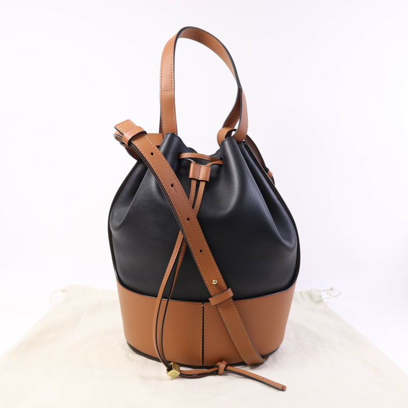 LOEWE 牛皮皮革Balloon Medium金扣手挽肩背兩用袋-9