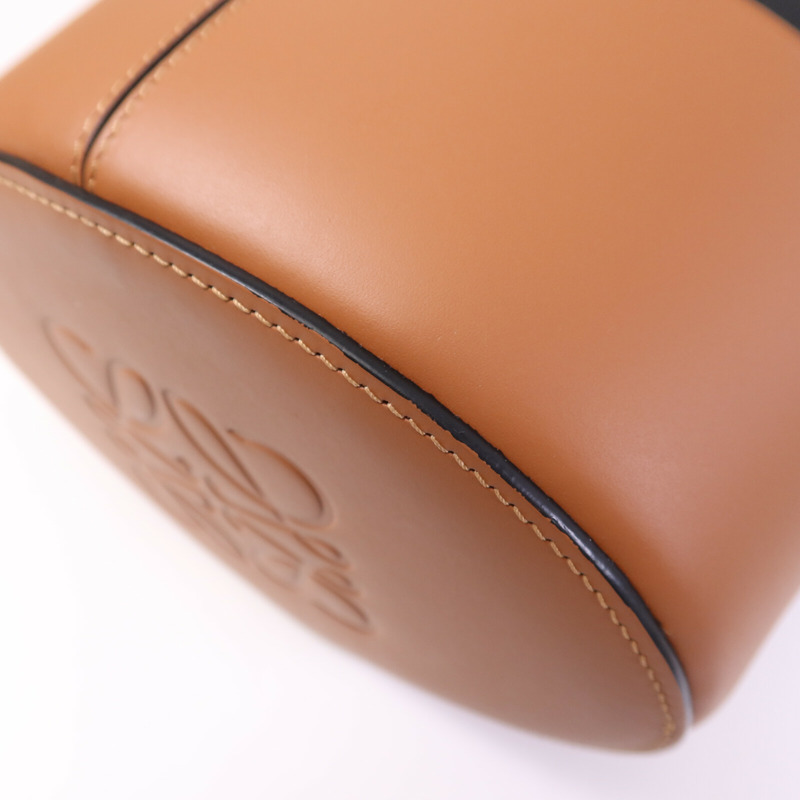 LOEWE 牛皮皮革Balloon Medium金扣手挽肩背兩用袋-10