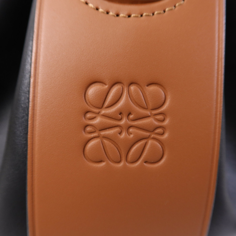 LOEWE 牛皮皮革Balloon Medium金扣手挽肩背兩用袋-14