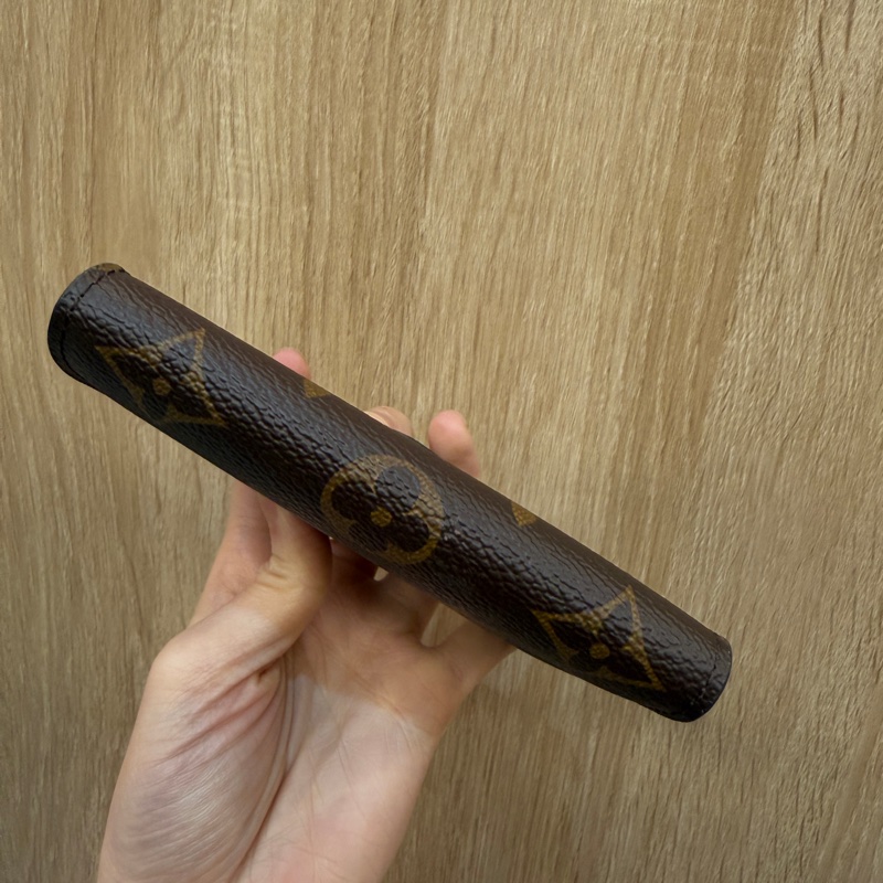 LV 原花粉皮釦Victorine三折短夾M62360-6