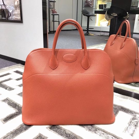 hermes愛馬仕bolide45橘紅色x刻，超級帥氣，男女通用，日常旅行都可以用，非常實用的包包