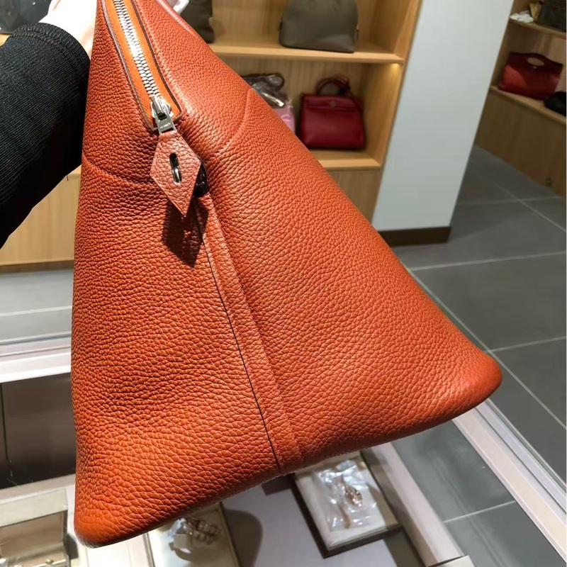 hermes愛馬仕bolide45橘紅色x刻，超級帥氣，男女通用，日常旅行都可以用，非常實用的包包-4