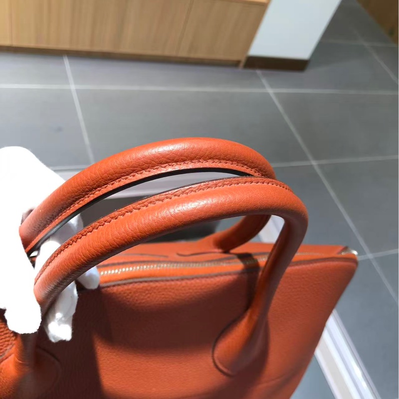 hermes愛馬仕bolide45橘紅色x刻，超級帥氣，男女通用，日常旅行都可以用，非常實用的包包-6